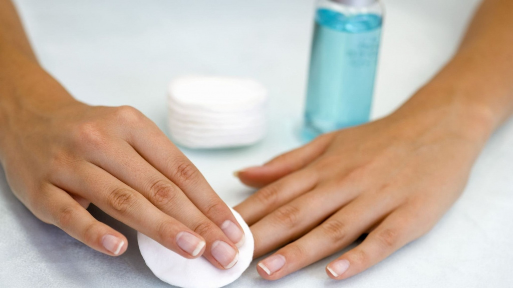 A Guide on How to Remove Acrylic Nails at Home: A Step-by-Step Process