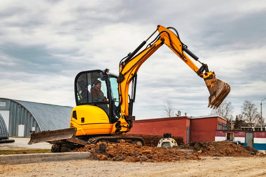 Why Small Excavators Are the Preferred Choice for Compact Construction and Landscaping Projects